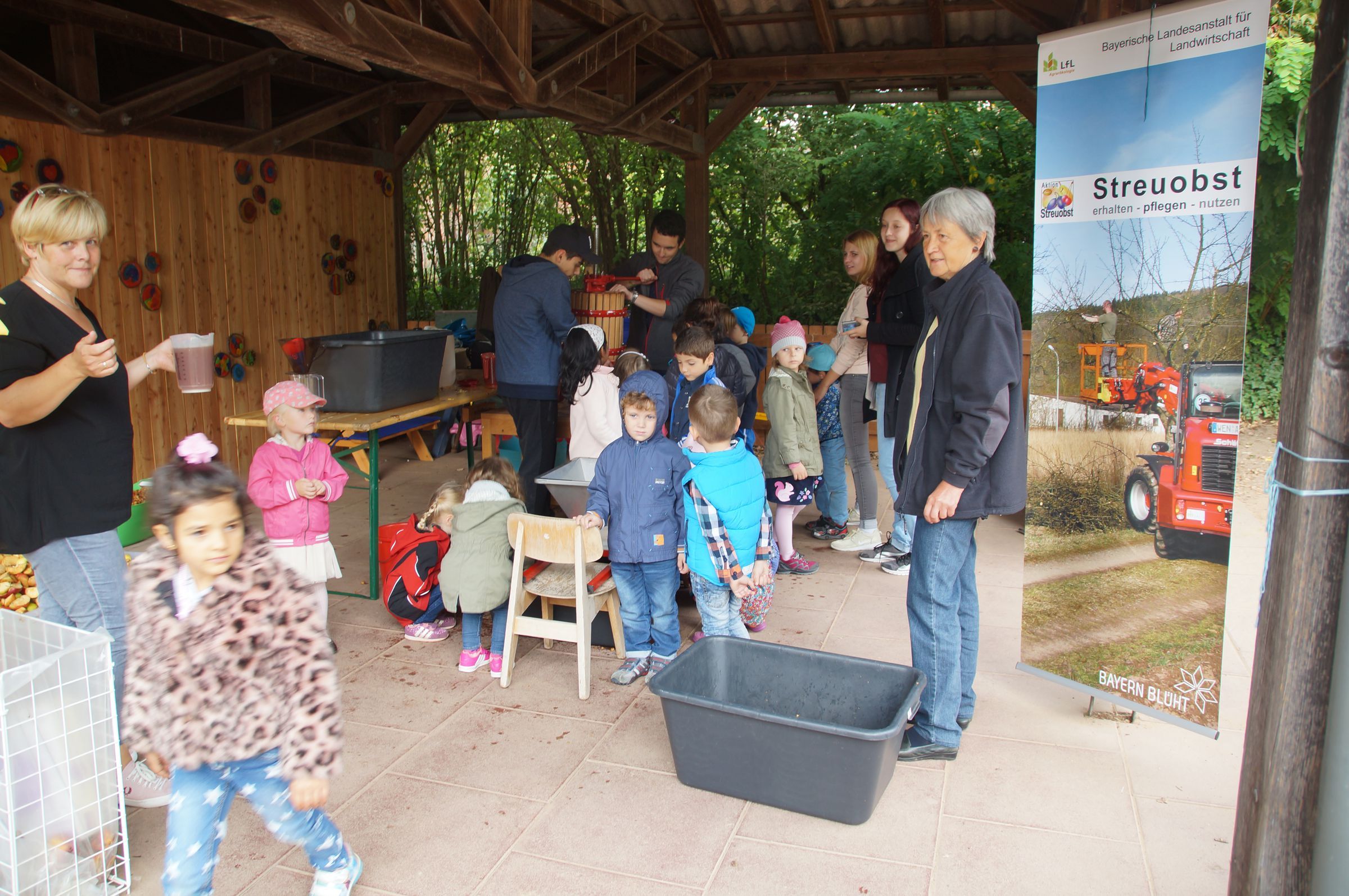 Saftpressen im Kindergarten